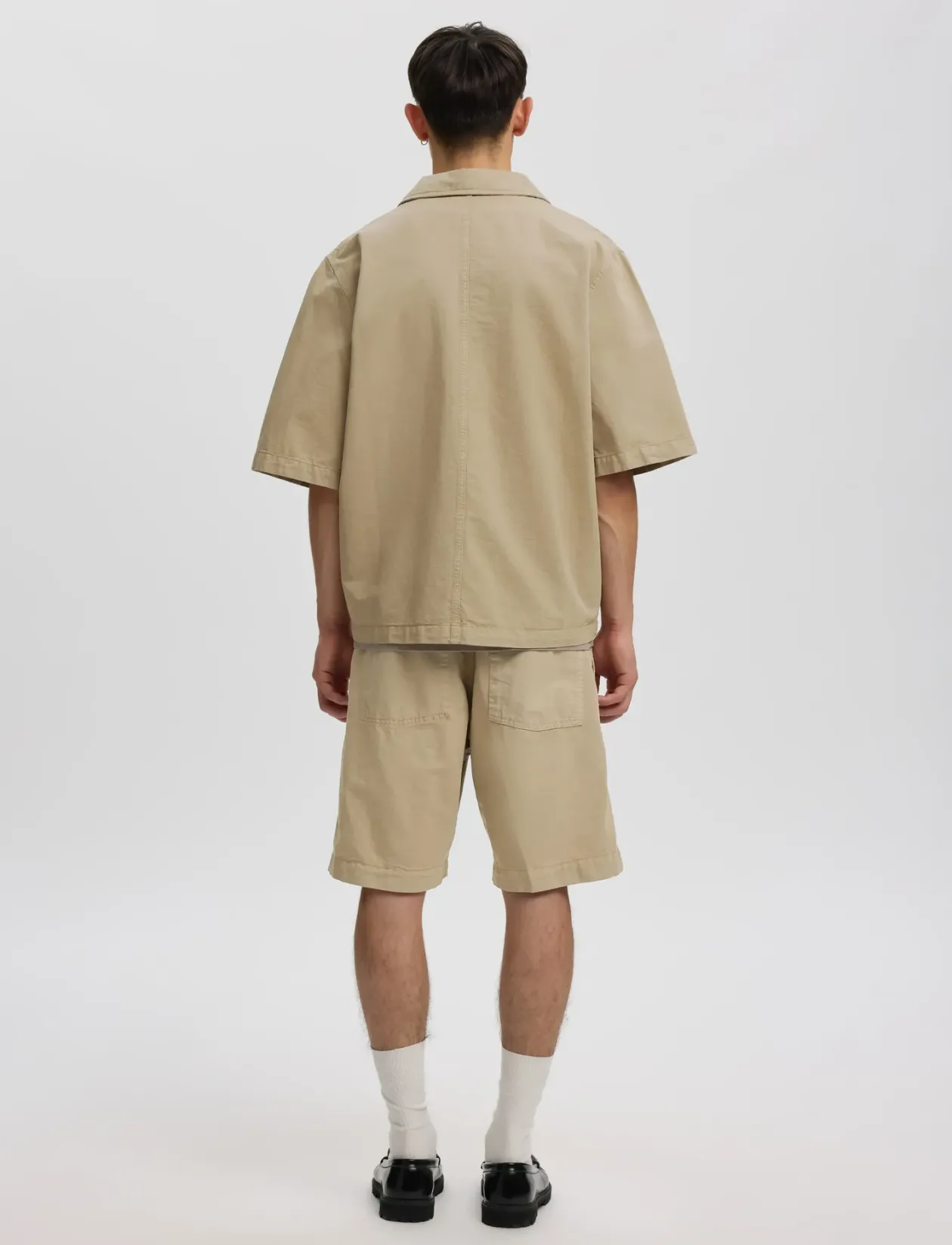 ANREBBE OVERSHIRT SS - Kortærmede