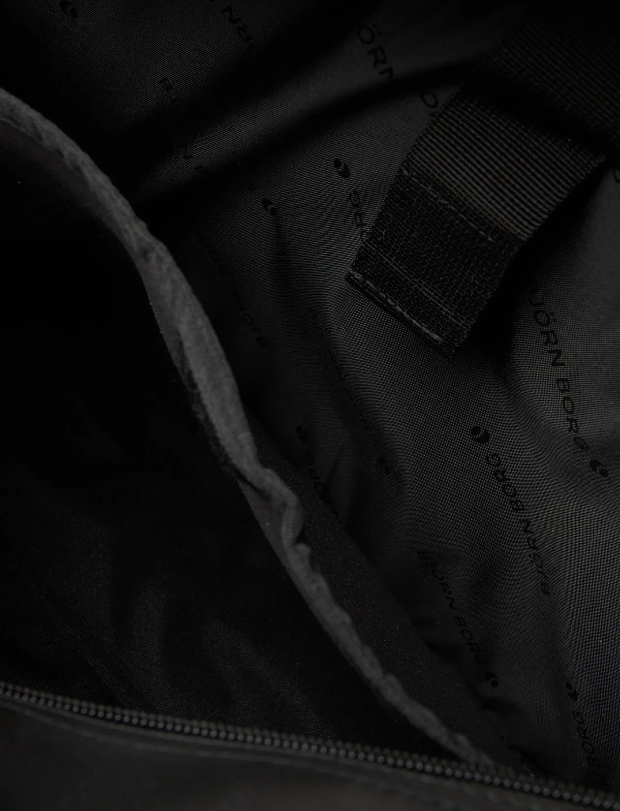 BORG DUFFLE MESSENGER BAG - Tasker