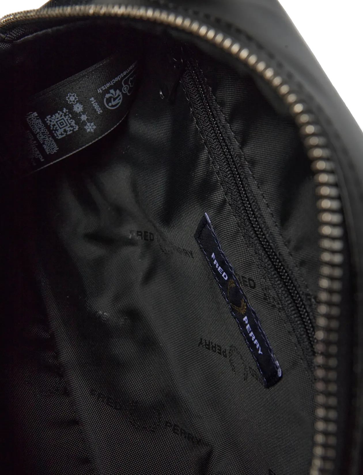 COATED POLYESTER WASH BAG - Toilettasker