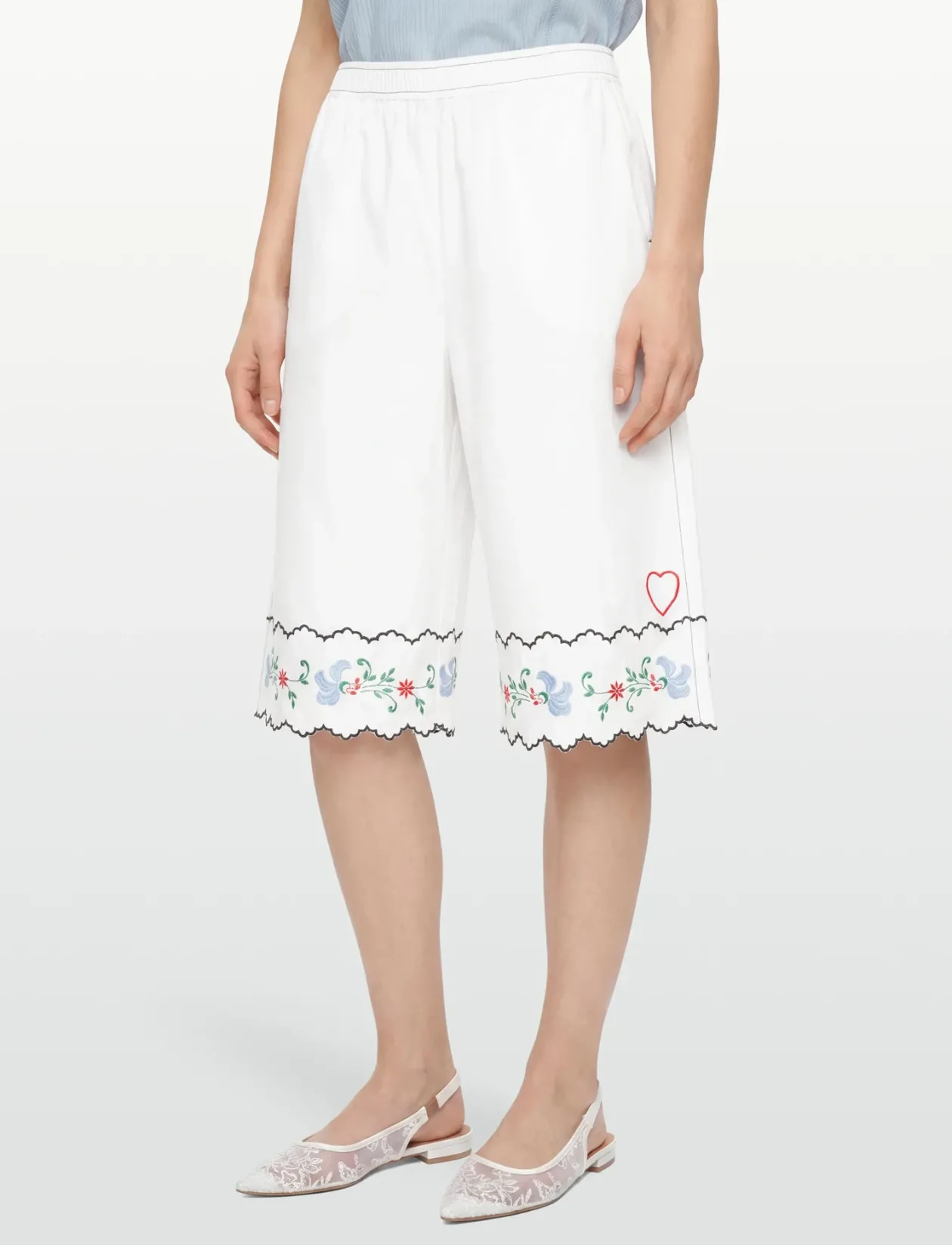 Coloured Embroidered Oversized Shor - Casual shorts