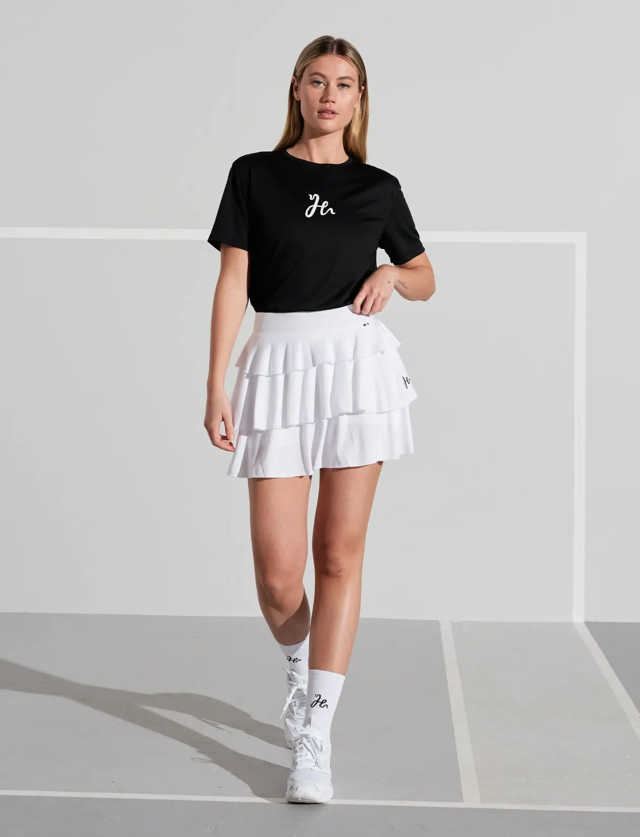 Laura Tee - T-Shirts