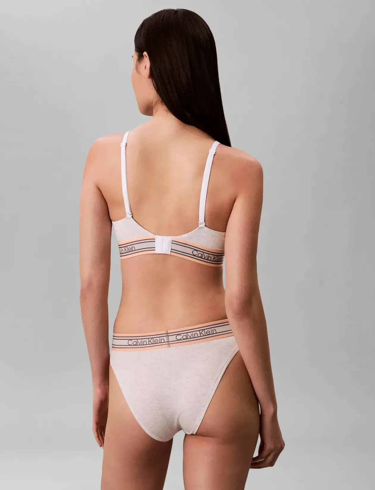 LIGHTLY LINED TRIANGLE - Bralette