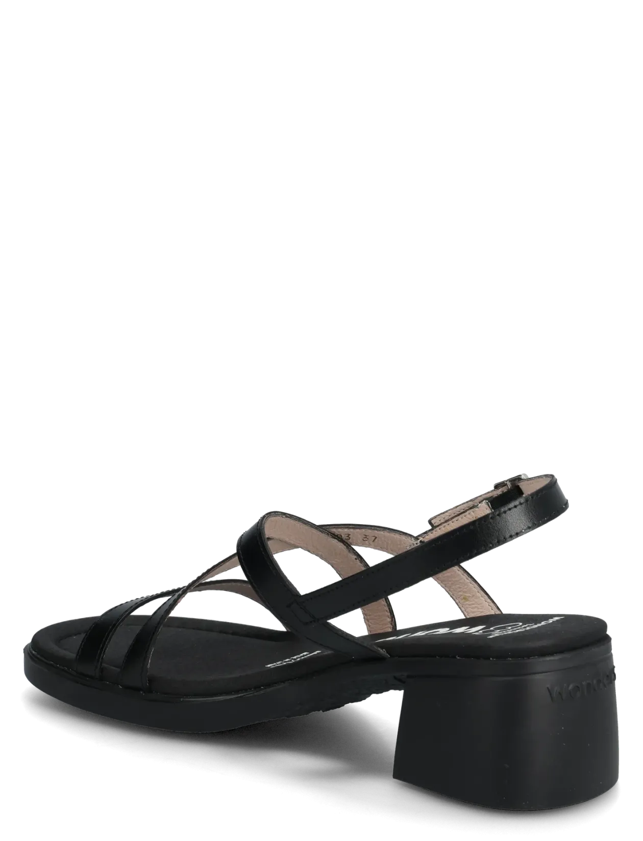 MOAI 03 - Sandaler