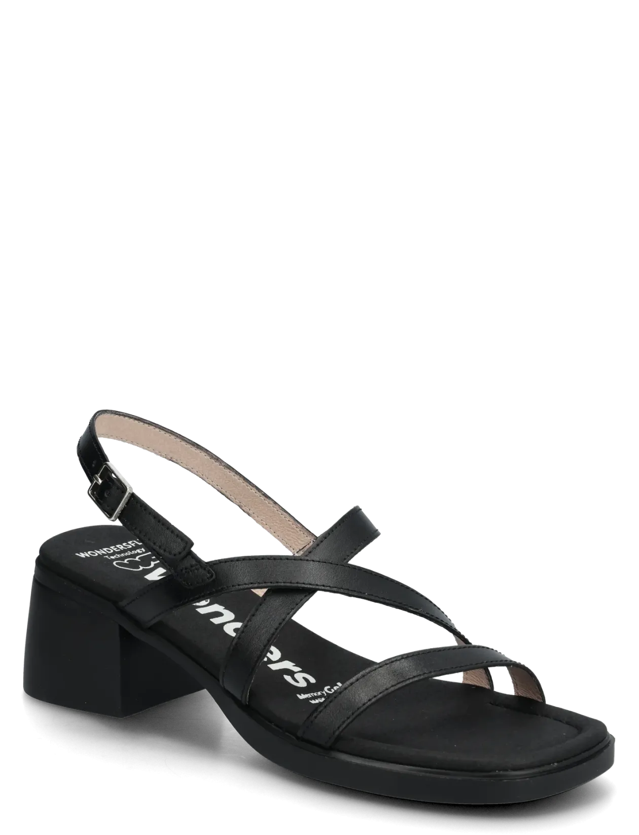 MOAI 03 - Sandaler