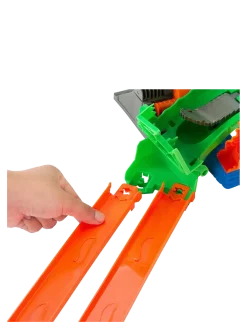 Monster Trucks Sharks vs. Dinos Dragon Destruction Playset & 2 Toy Trucks - Racerbaner