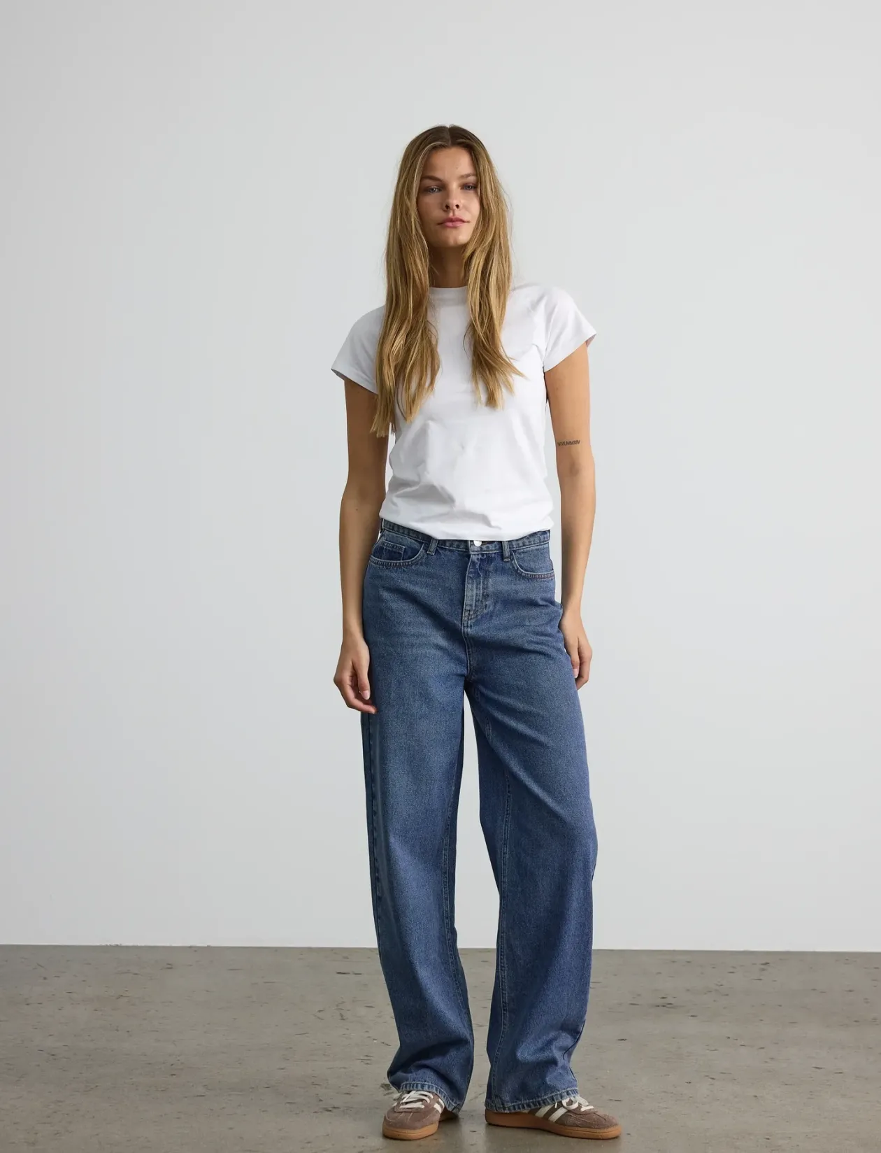 NMALEXA MW LOOSE JEANS FO055MB NOOS - Brede jeans