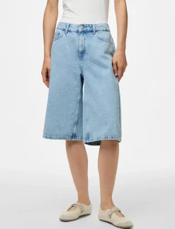 PCNOEL MW DENIM JORTS D2D PP - Denim shorts