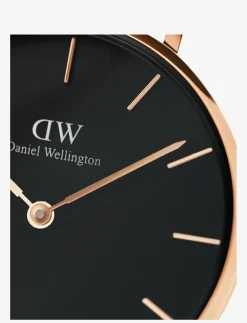 Petite 32 Cornwall RG Black - Analogt ur