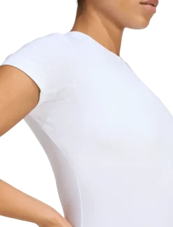 PL ESS C TEE - T-Shirts