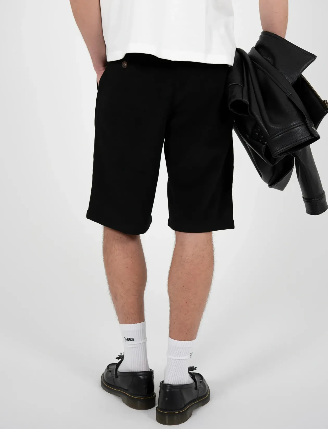 Podium Double Pleated Shorts Black - Casual shorts
