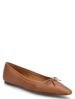 Pointed Leather Ballet Flat - Ballerinaer