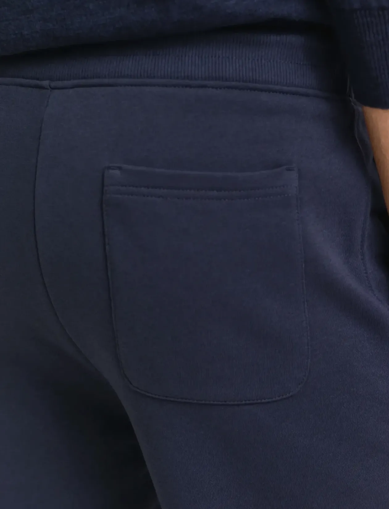 REG SHIELD SWEAT SHORTS - Shorts