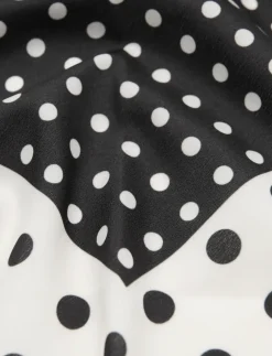 Satin check-print scarf - Tynde tørklæder