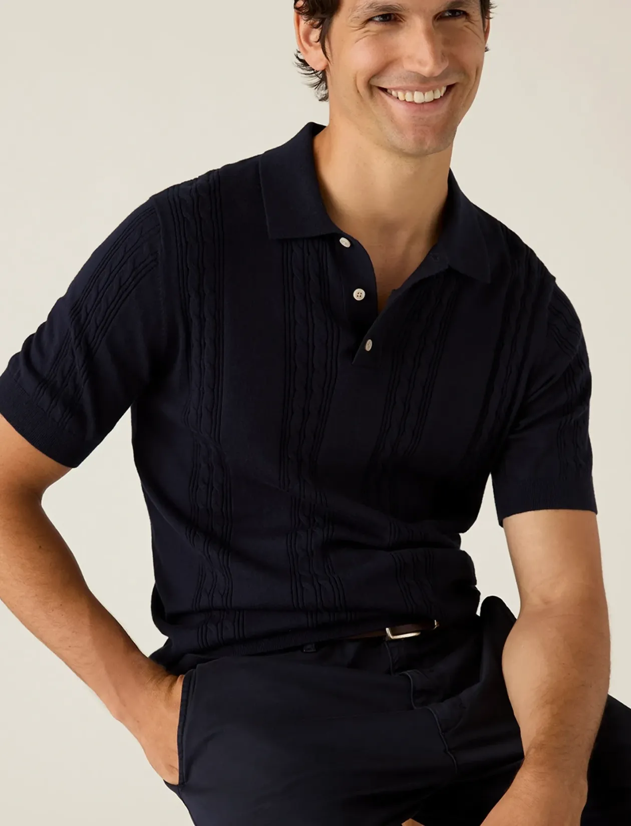 Short Sleeve Cable Knitted Polo Sweater - Kortærmede