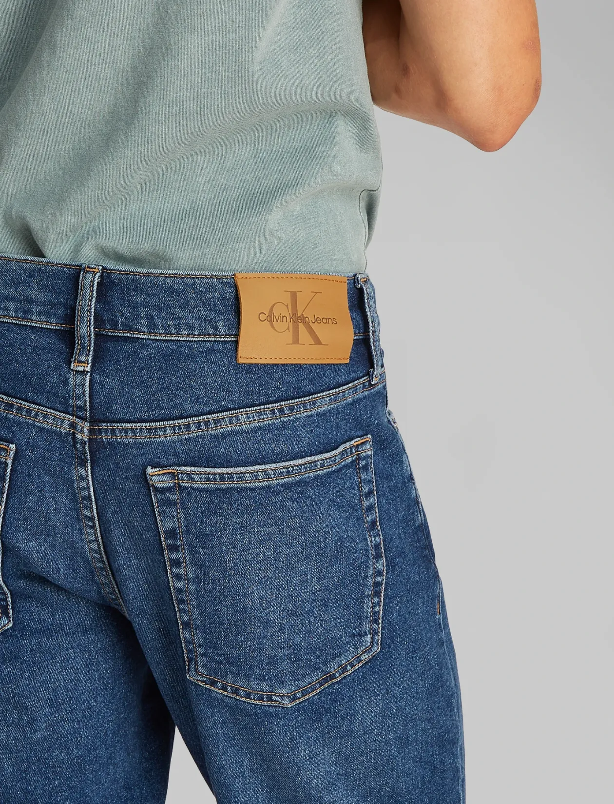 SLIM SHORT - Denim shorts