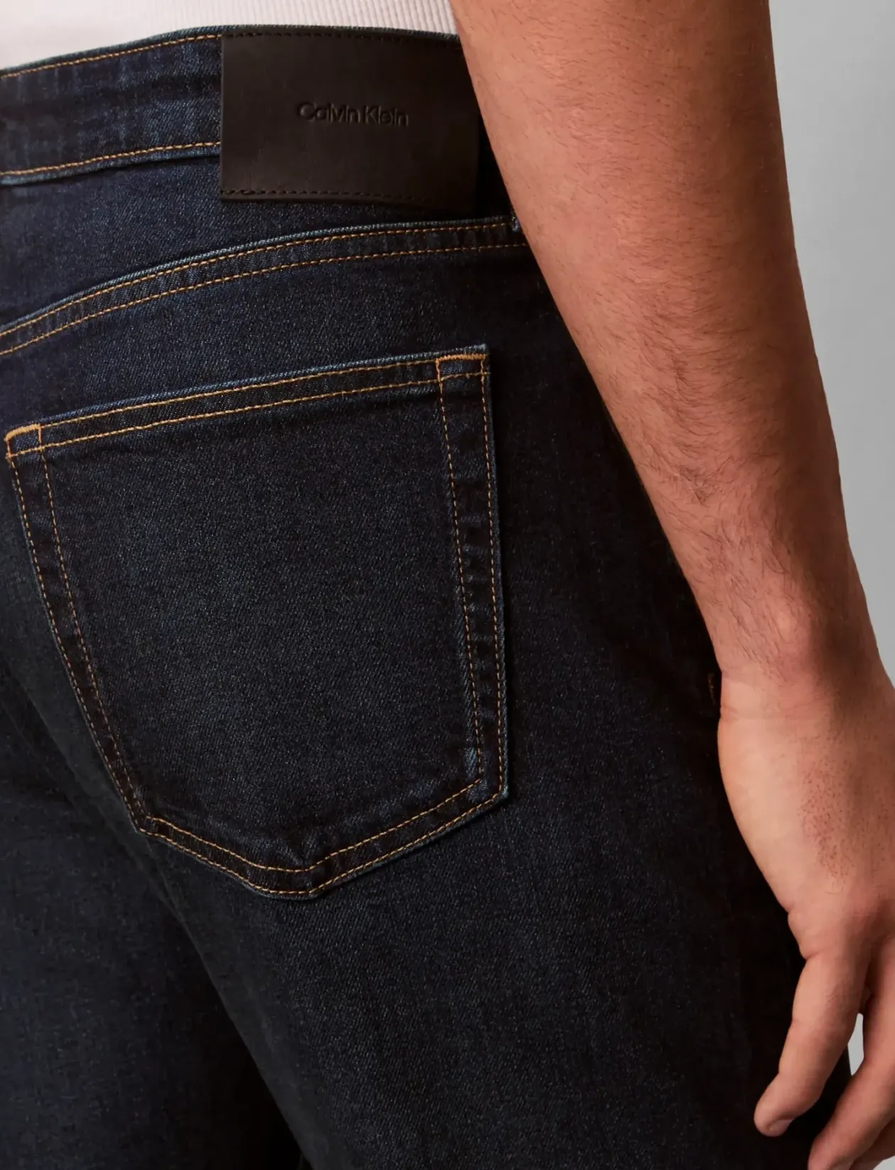 SLIM TAPER SULLIVAN JEAN - Tapered jeans