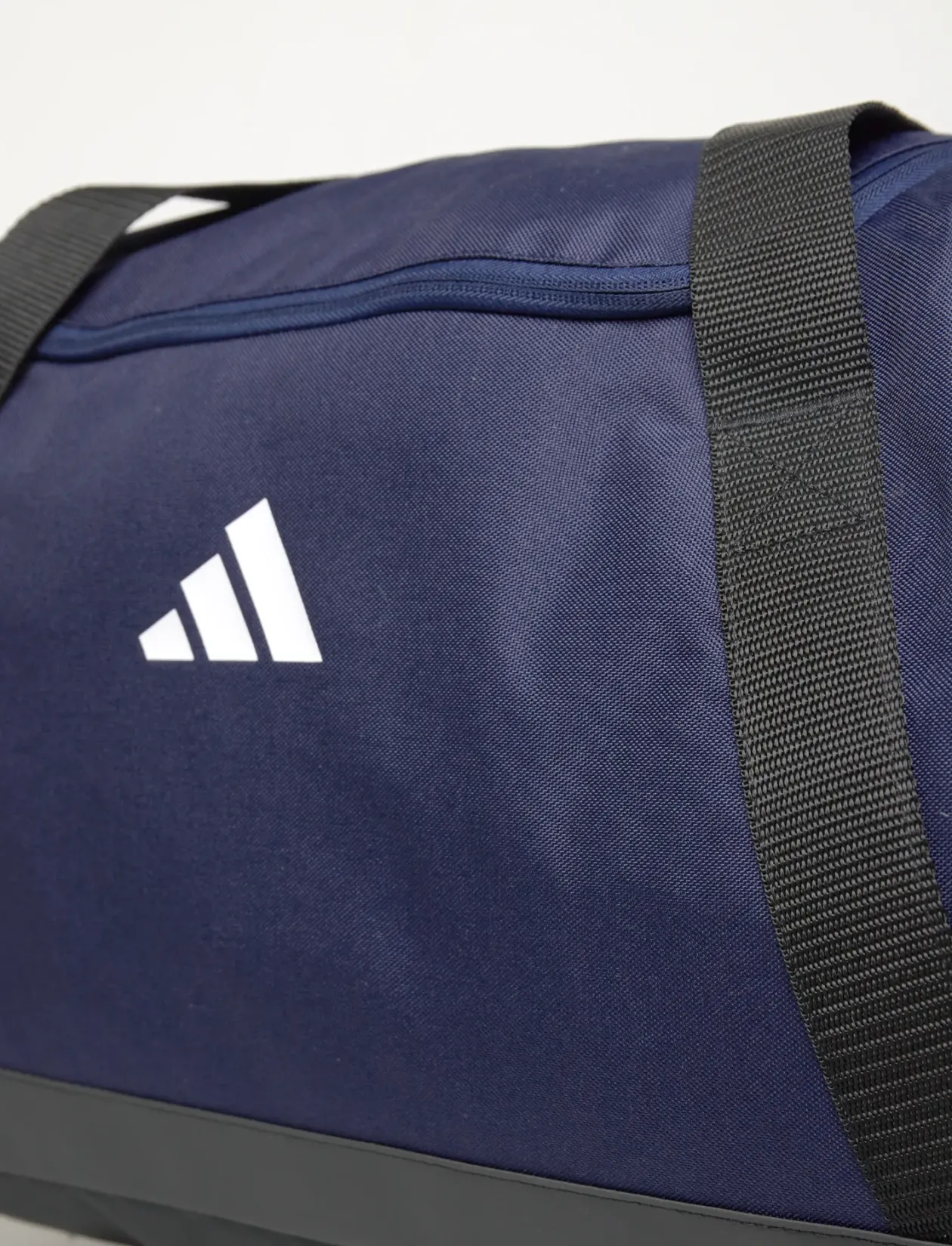 TIRO DUFFLE M - Skoletasker
